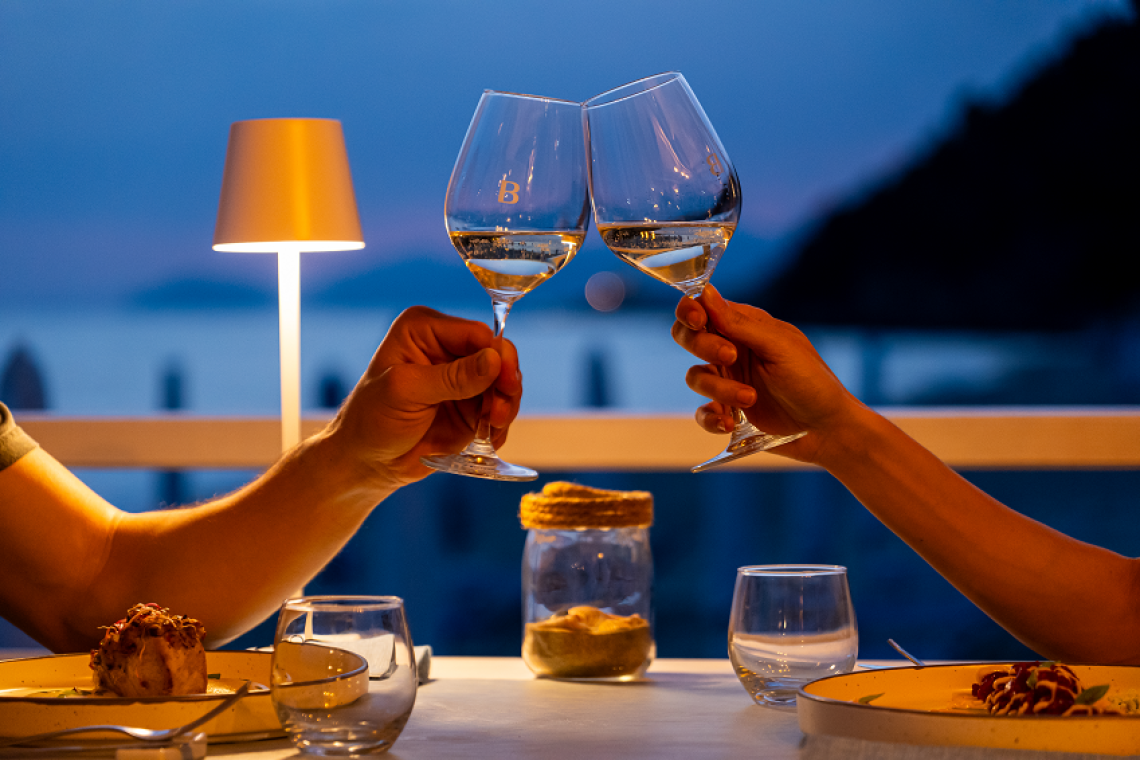 L'estate 2024 di Bazzano Beach: a Sperlonga una stagione ricca di novità dal pranzo al dopocena