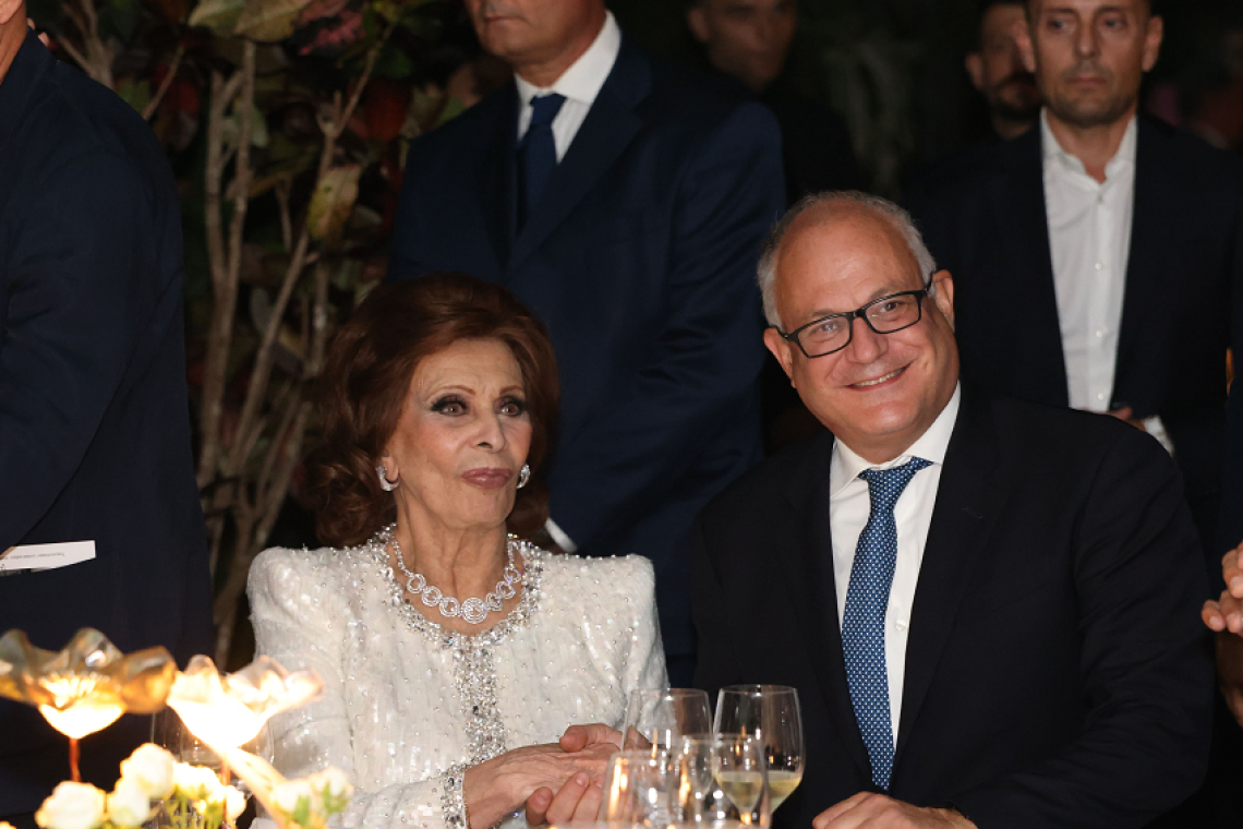 Sulla terrazza di Anantara Palazzo Naiadi il compleanno memorabile di Sophia Loren