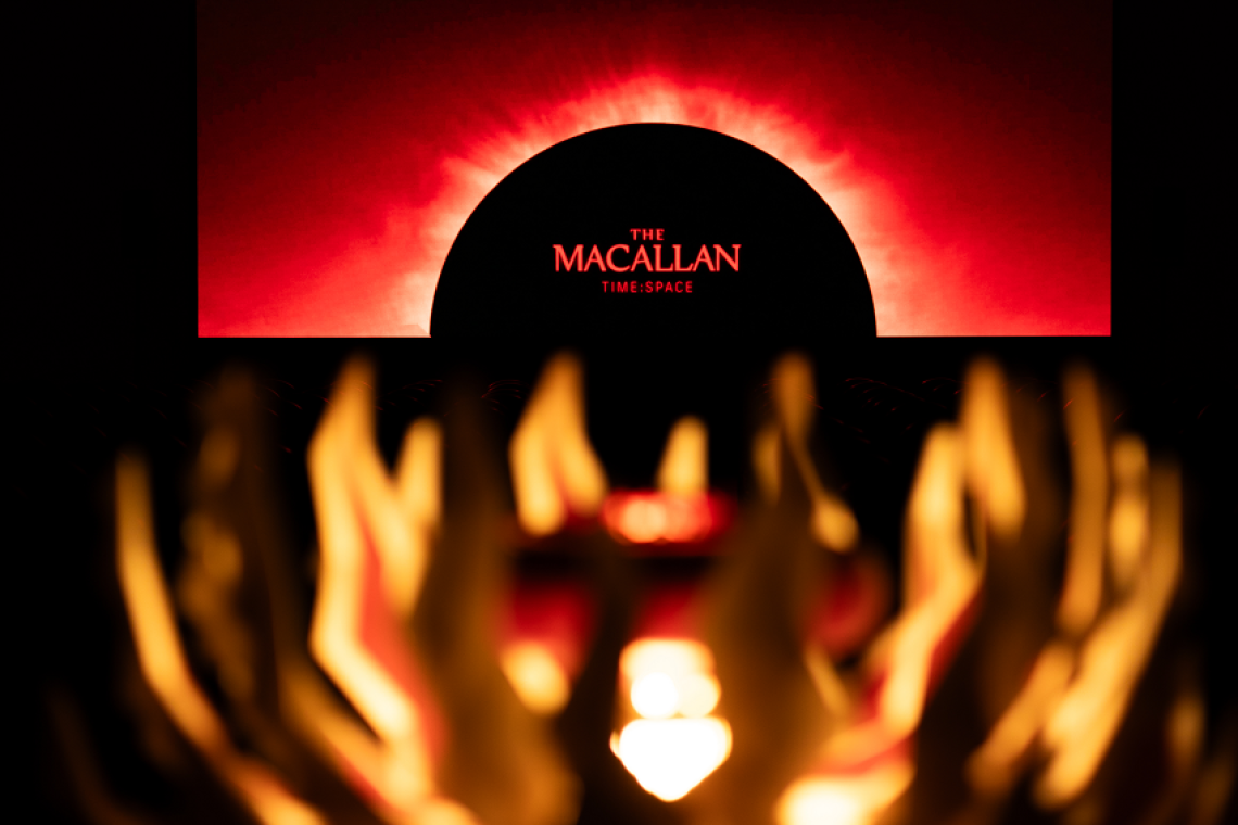 Macallan compie 200 anni e accende la macchina del tempo