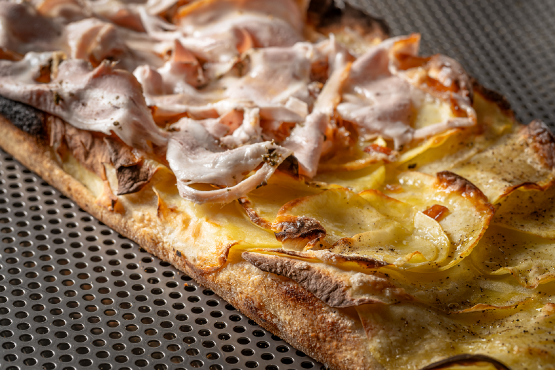 Crunch teglia, la nuova frontiera della pizza in teglia a Roma