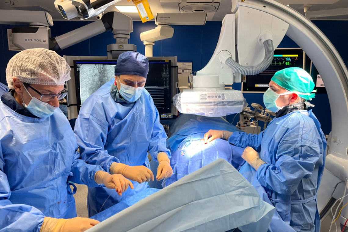Prima Tavi Transcarotidea al San Camillo: il ruolo chiave della sala ibrida