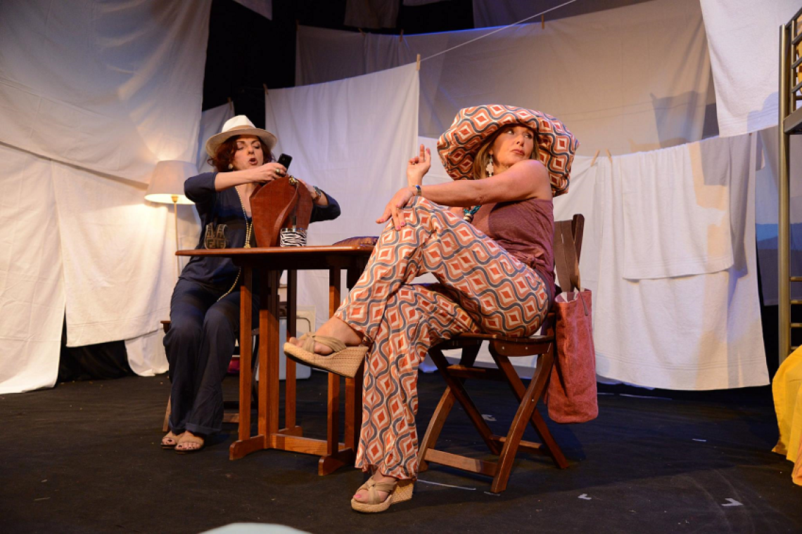 Teatro de’ Servi dal 13 al 18 maggio con GATTE IN AMORE- Nemiche amiche