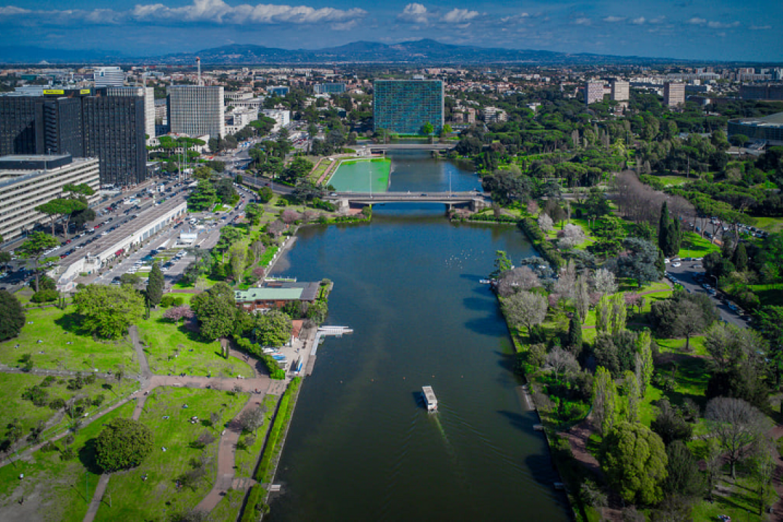 A Roma l’opera si fa sull’acqua: nasce Opera Boat, la lirica a bordo di un battello sull’EUR