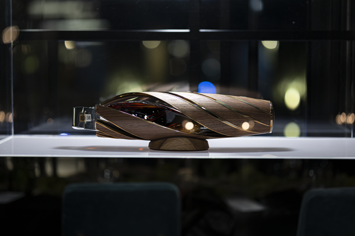 The Macallan e Bentley Motors alla scoperta del futuro con Macallan Horizon