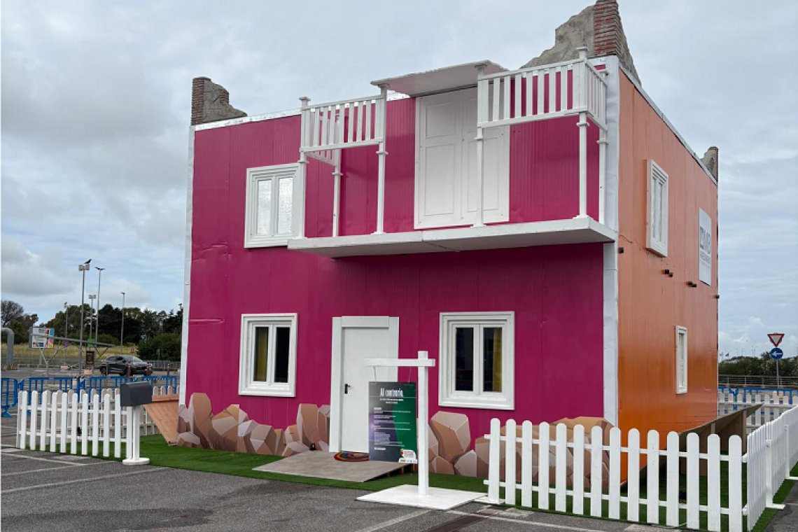 A Roma arriva “La Casa Capovolta”: un mondo sottosopra tra selfie, sogni e design vintage