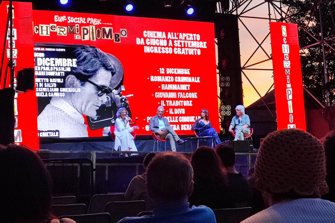 Ninetto Davoli ricorda Pasolini alla rassegna "Schermi di Piombo": applausi e memoria collettiva all’Eur Social Park