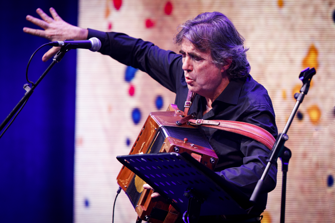 Ambrogio Sparagna presenta BALLO! Tammurriata Nera, omaggio a Roberto De Simone giovedì 26 giugno Cavea Auditorium Parco della Musica “Ennio Morricone”