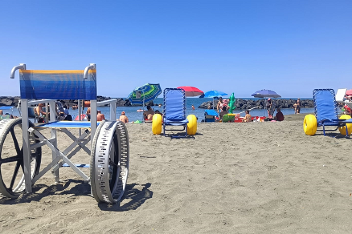 Fiumicino, inaugurata la nuova “Spiaggia per tutti” sul Lungomare della Salute