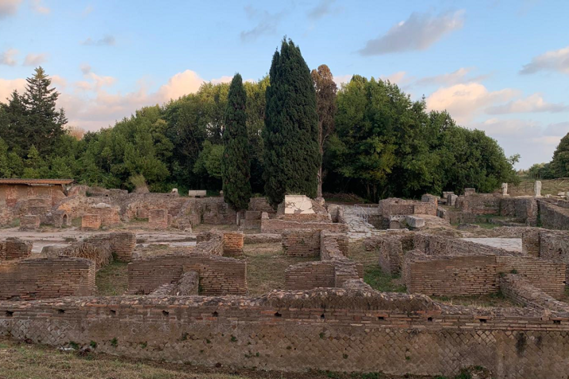 Ostia sotto le stelle: weekend di San Lorenzo con "Dal Mare fino al Mare", tra poesia, scienza, teatro e archeologia