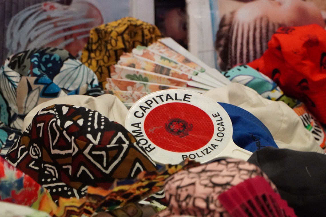 Abusivismo commerciale: vasta operazione della Polizia Locale nel I Municipio. Più di 10mila articoli posti sotto sequestro.