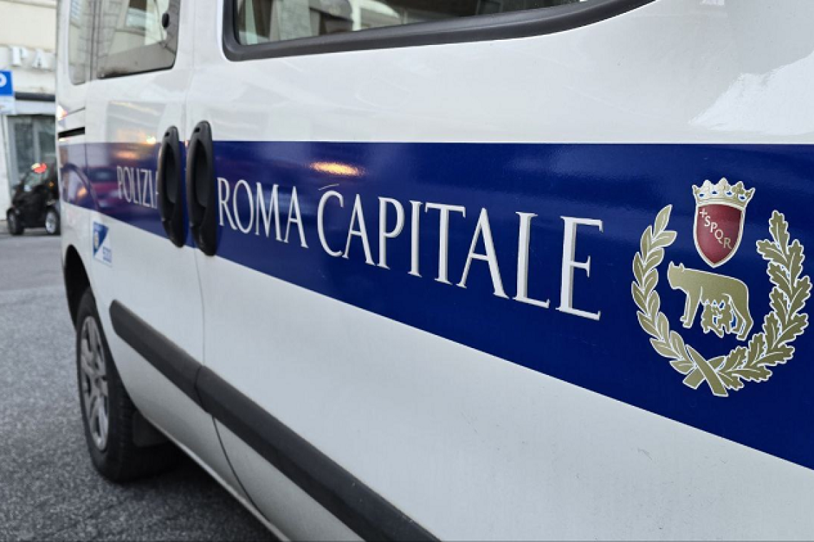 Via Prenestina, anziana scomparsa ritrovata dalla Polizia Locale: a prestarle aiuto un agente fuori servizio 