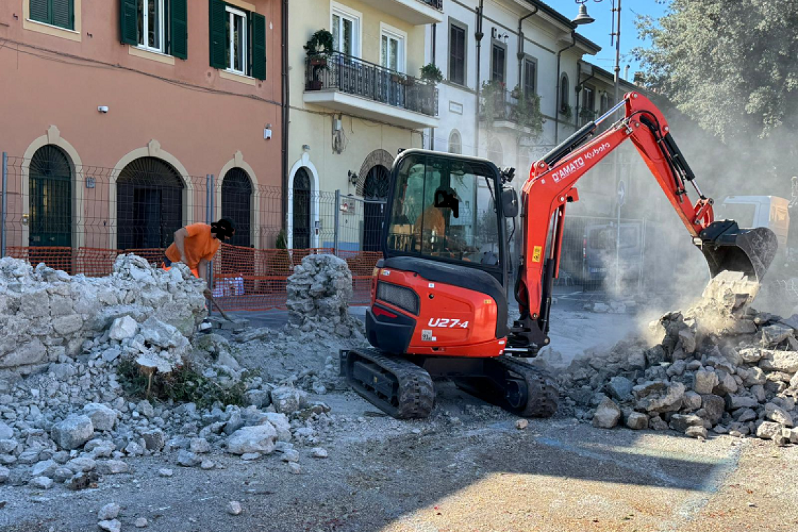 Grottaferrata: prosegue la riqualificazione di  Via Cicerone con i lavori di sistemazione dell’area parking