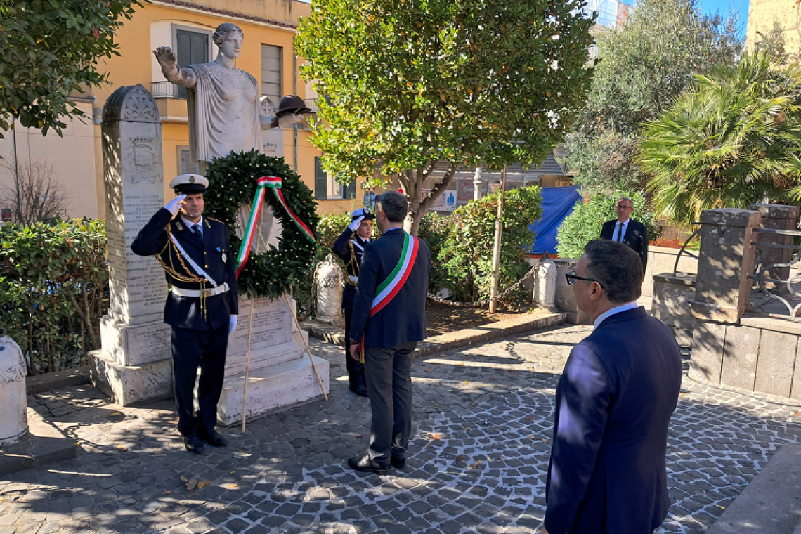 Grottaferrata - 4 Novembre: tanti alunni del territorio alle celebrazioni per la Festa dell’Unità Nazionale e delle Forze Armate