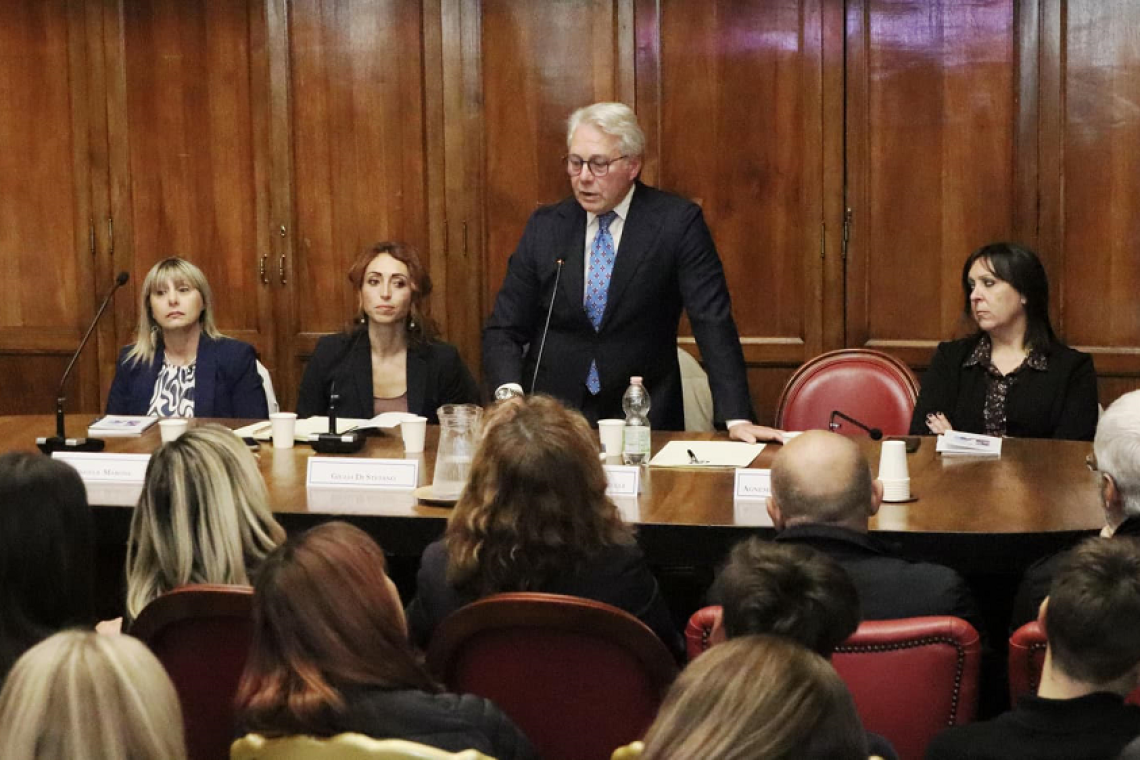 A Palazzo Valentini un dibattito su "il lato oscuro dei social network": le istituzioni in prima linea per la sicurezza digitale 