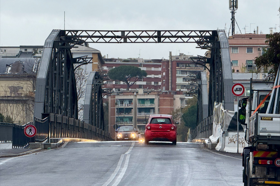  Ponte dell'industria. Completato il montaggio degli arconi storici