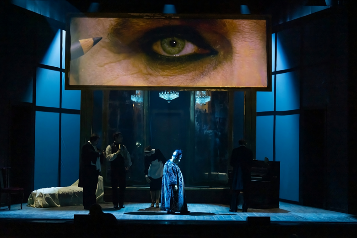 Teatro Ambra Jovinelli: dal 26 dicembre Magnifica Presenza uno spettacolo di Ferzan Ozpete