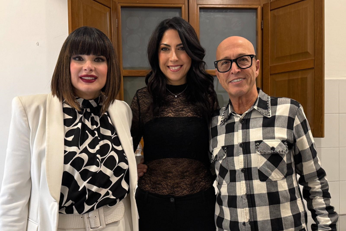 Carlo Marrale e Silvia Mezzanotte incantano il Teatro di Sulmona  il XXI premio Augusto alla cantautrice Veronica Surrentino   