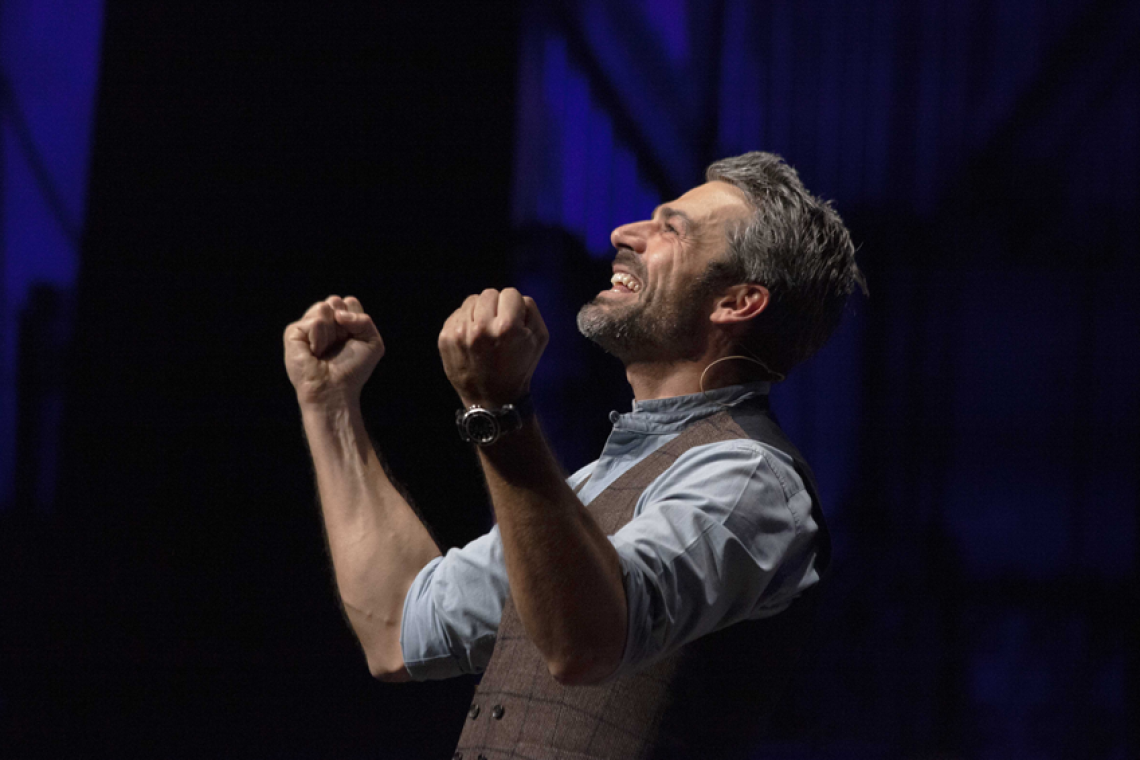 Teatro Città di Fondi - Luca Argentero in  è questa la vita che sognavo da bambino? - 28 maggio 2026