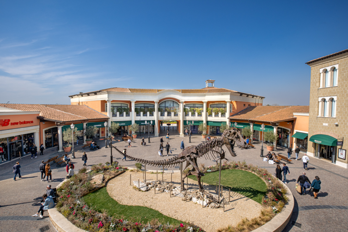 Domenica  12 aprile torna il Fashion Festival: sconti fino al -70% a Castel Romano Designer Outlet
